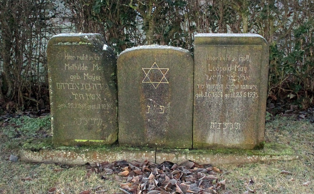Grabsteine auf dem jüdischen Friedhof in Niedermendig (2018).