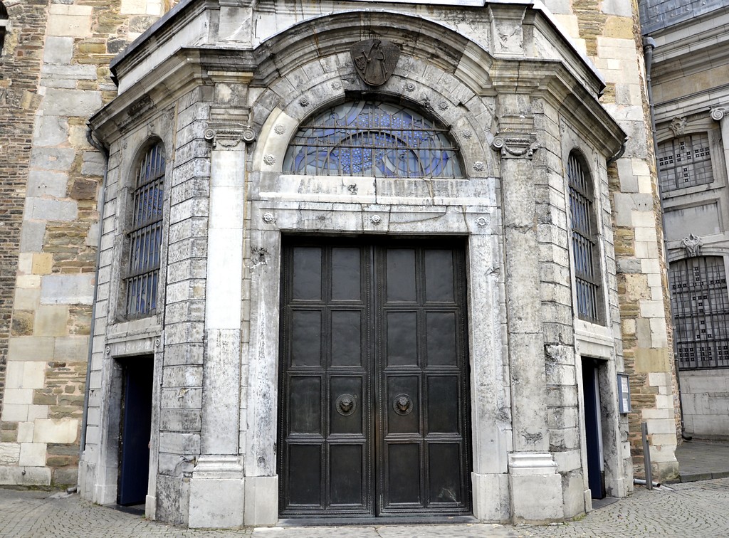 Eingangsportal des Aachener Doms (2014)
