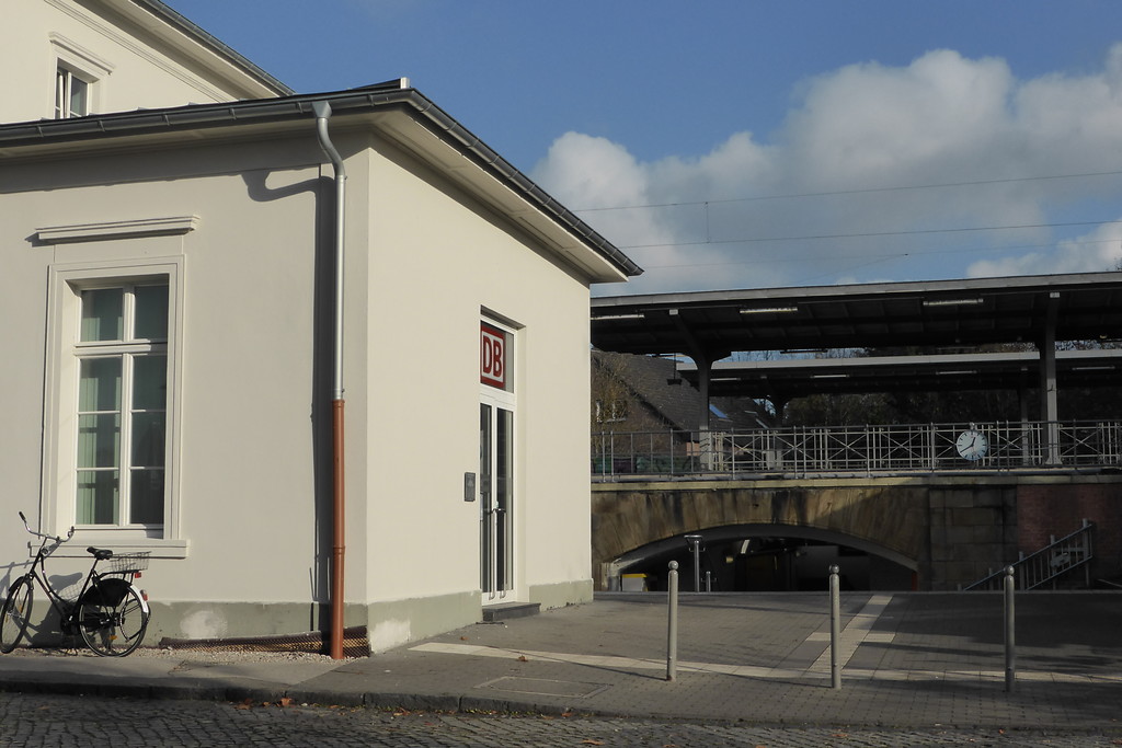 Zugang zu den Bahnsteigen am Personenbahnhof Brühl (2014)