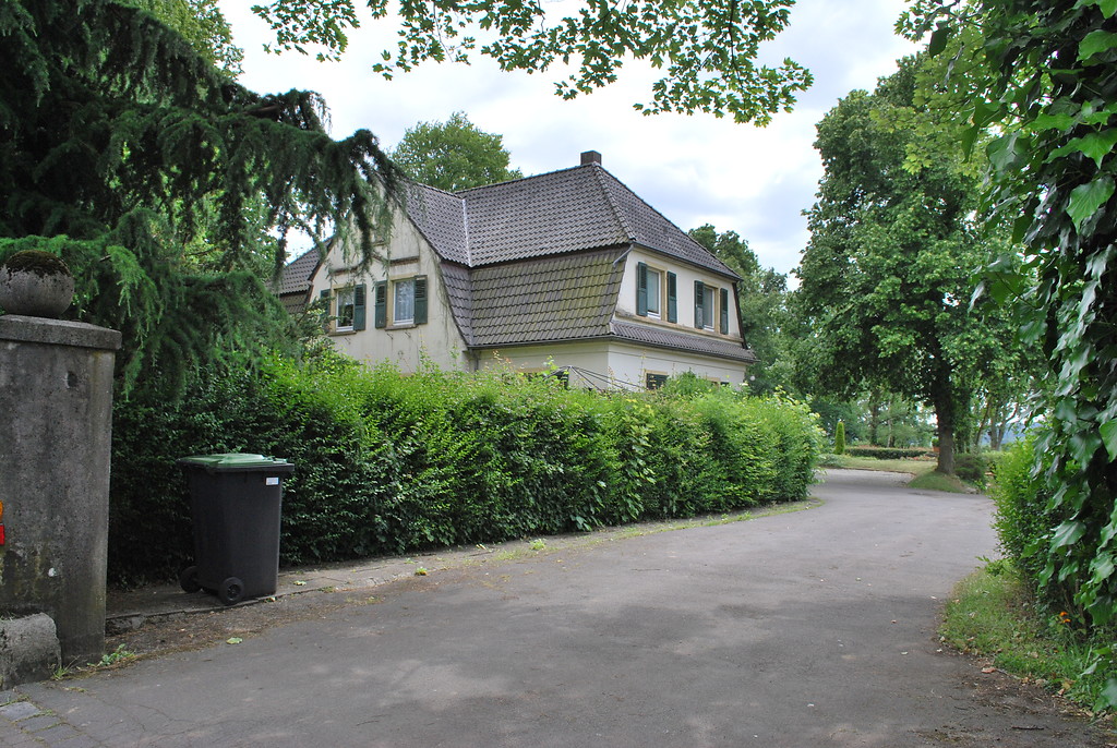 Repräsentatives Wohnhaus neben der Villa Haus Urge (2015)