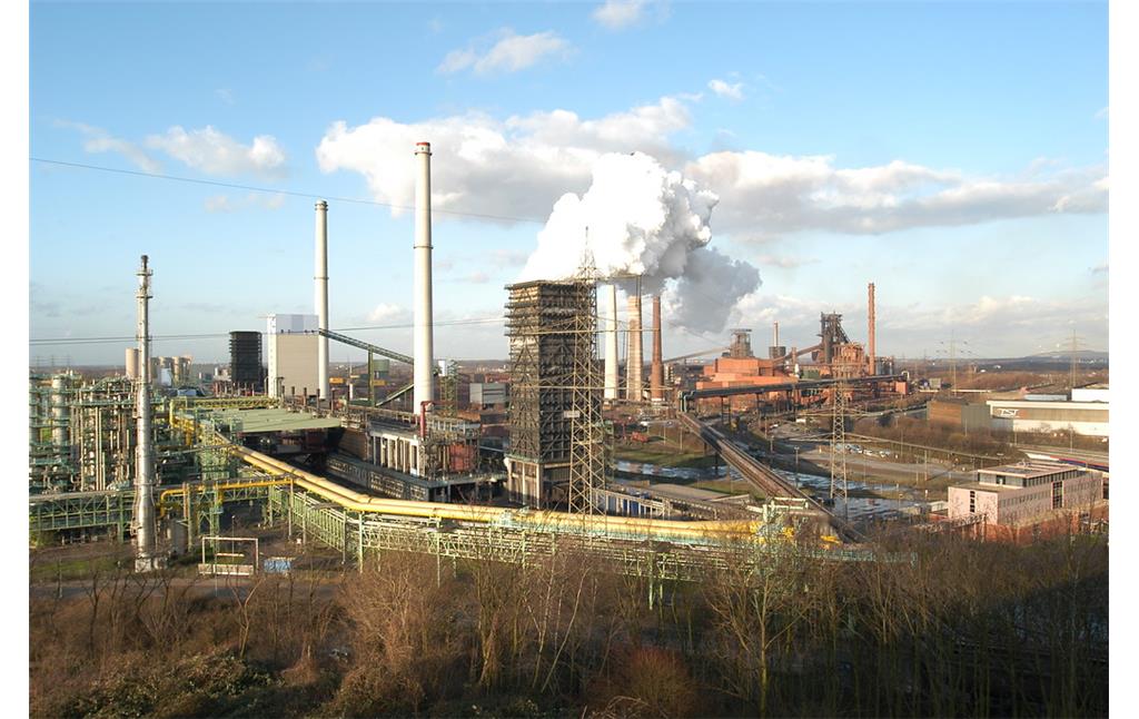 Blick vom Alsumer Berg in Duisburg-Bruckhausen nach Norden auf das ThyssenKrupp Steel Werk (2007)