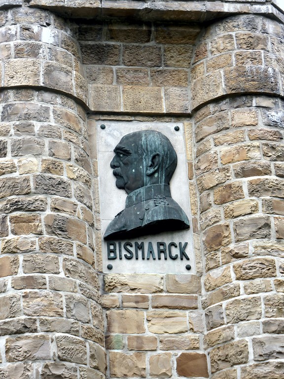 Bronzebildnis Otto von Bismarcks am Bismarckturm Hoher Busch in Viersen (2019)