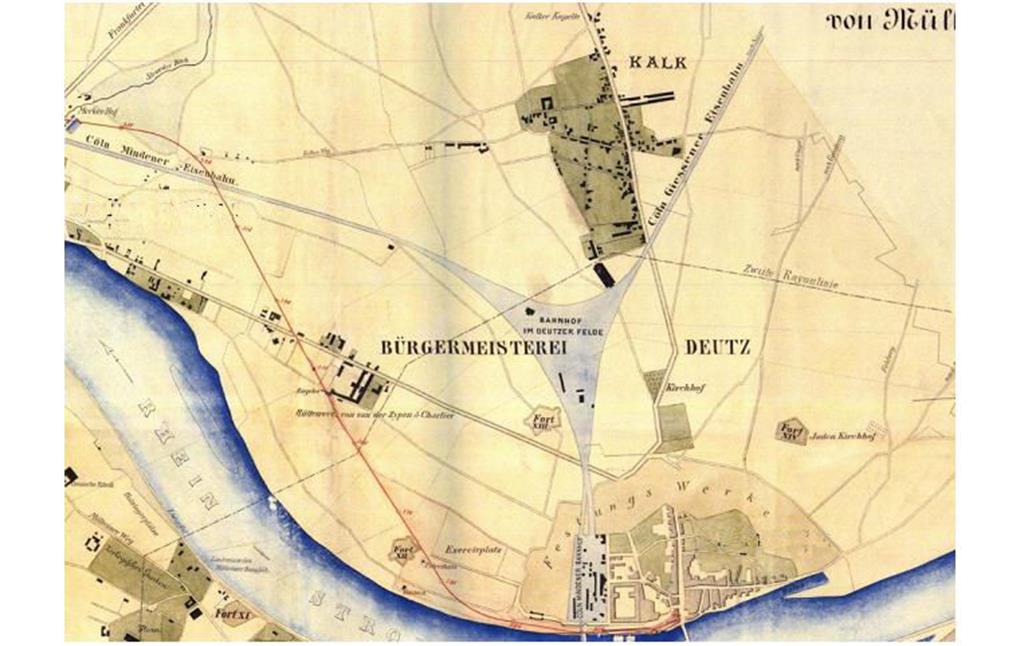 Die Karte aus dem Jahre 1870 zeigt die Strecke der Köln-Mindener Eisenbahn in Kalk und Deutz, beide Städte gehören heute zu Köln. Gut zu erkennen sind ferner die Ausmaße der Festungswerke mitsamt der Grabenanlage. Im rechten unteren Teil ist neben dem Fort XIV der Deutzer "Juden Kirchhof" eingezeichnet.
