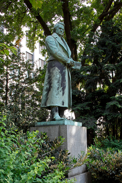 Düsseldorf, Hofgarten, Goltsteinsche Parterrre, Denkmal für Karl Leberecht Immermann (1796-1840)