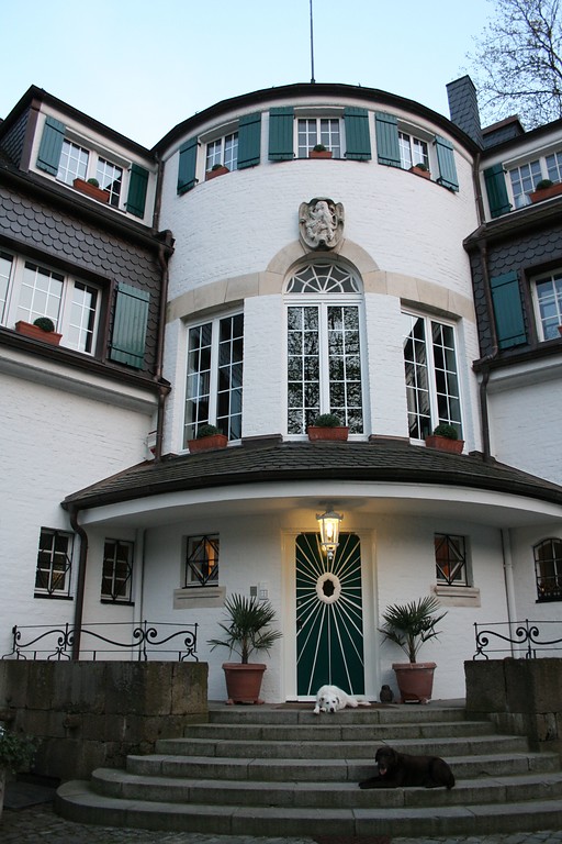 Eingangsbereich zum Herrenhaus auf Gut Merberich (2010).
