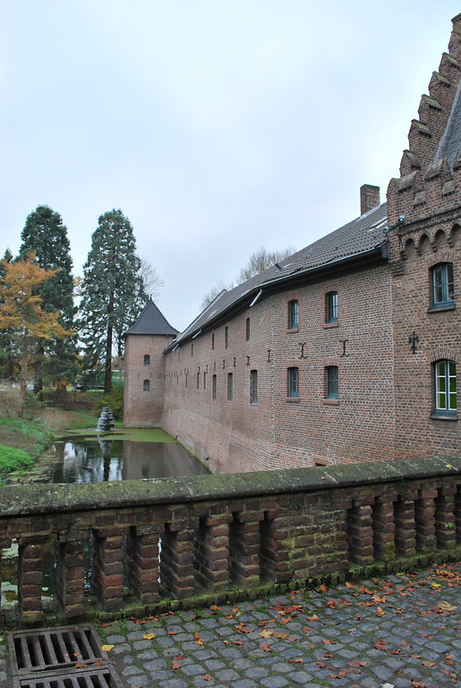 Schloss Paffendorf, Vorburg (2014)