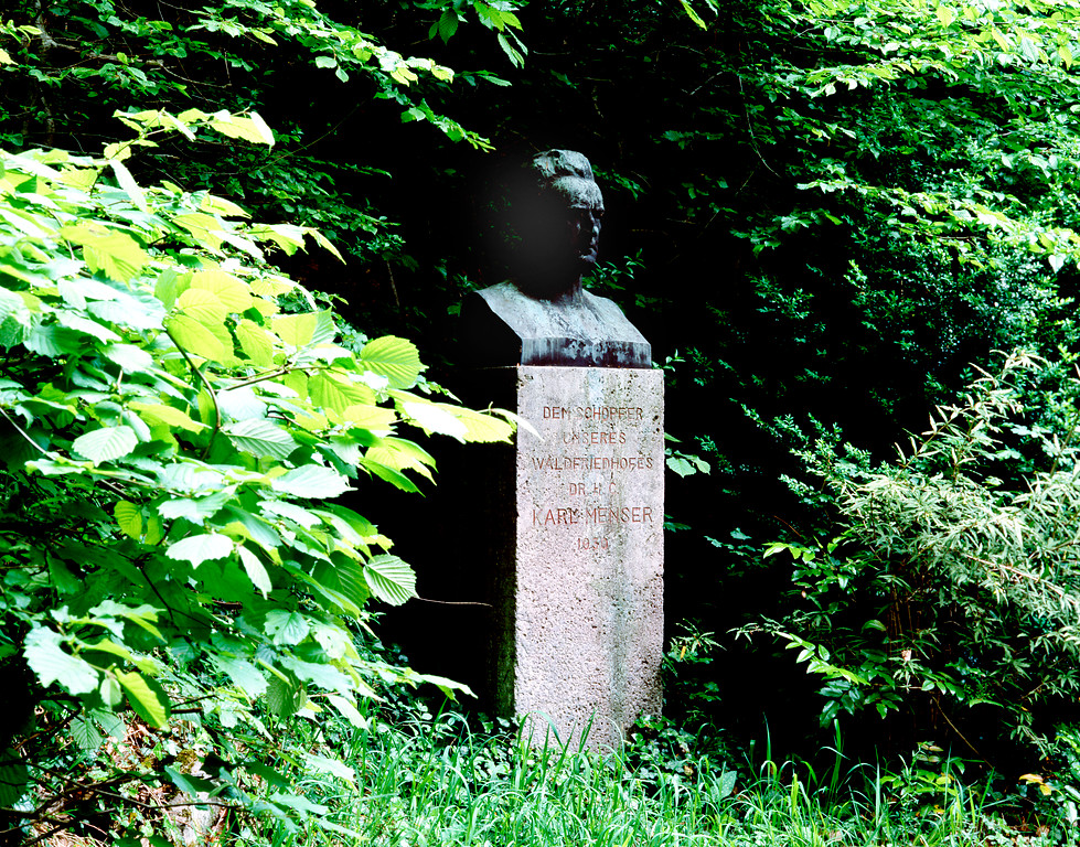 Bad Honnef-Rhöndorf, Waldfriedhof Rhöndorf, Löwenburgstr. 75