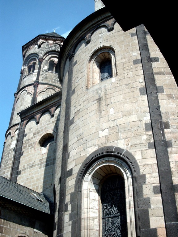 Detailansicht der Westfront der Abteikirche von Maria Laach (2002)