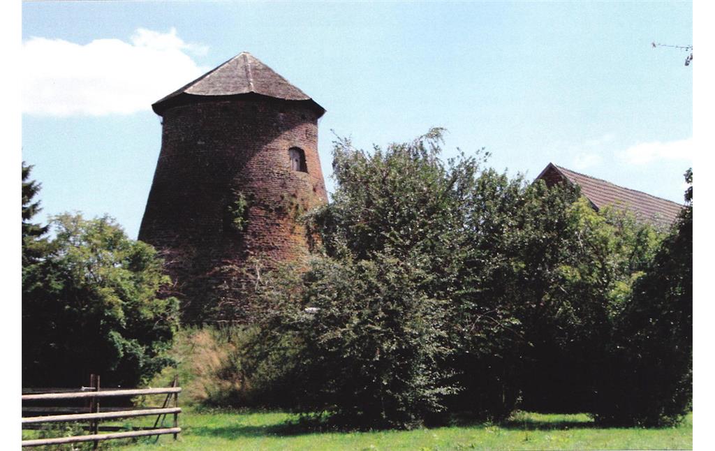 Außenansicht des Mühlenturms der Brauweiler Windmühle