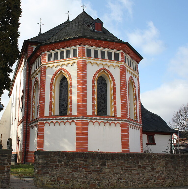 Katholische Pfarr-und Wallfahrtskirche Sankt Peter in Lüftelberg