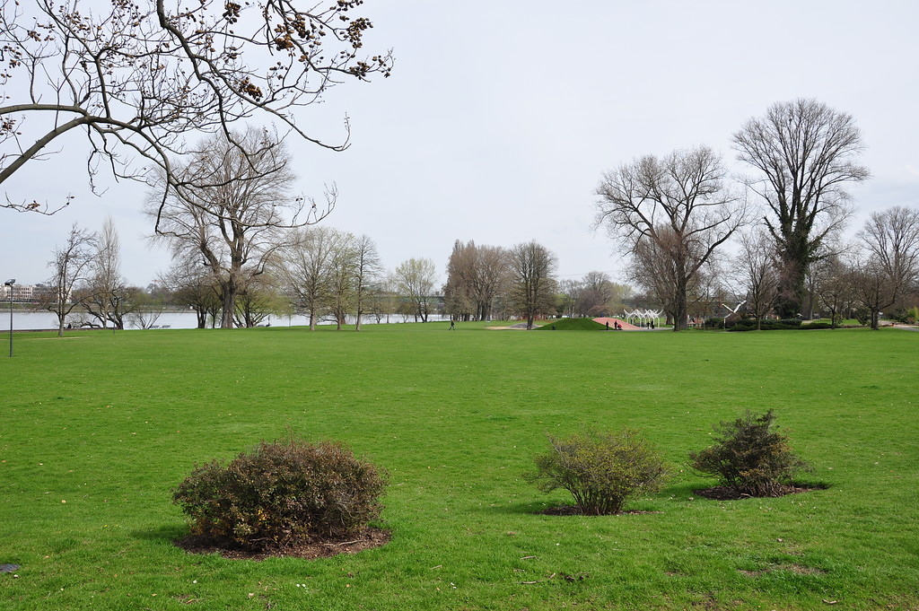 Der Rheinpark im Frühjahr (2013)