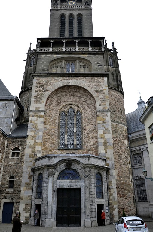 Westansicht, Eingangsbereich zum Aachener Dom (2014)