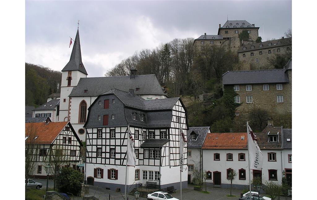 Burg und Stadtbefestigung in Blankenheim (2004)