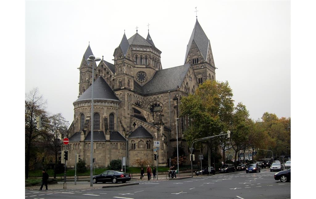 Die Herz-Jesu-Kirche in Koblenz von Süden aus gesehen (2014)