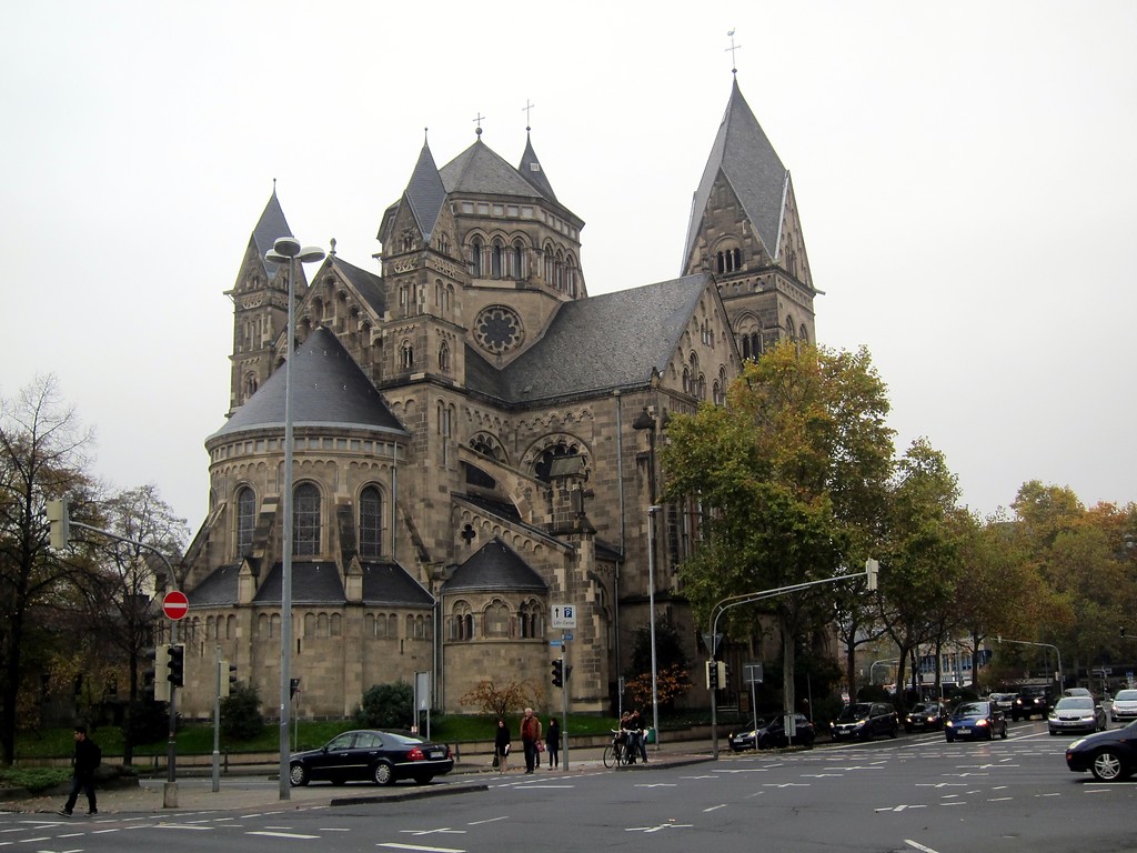 Die Herz-Jesu-Kirche in Koblenz von Süden aus gesehen (2014)