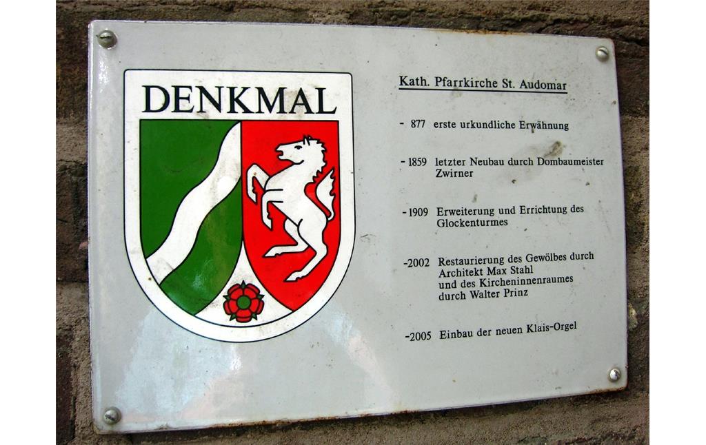 Denkmal-Hinweistafel an der katholischen Pfarrkirche St. Audomar in Frechen (2013)
