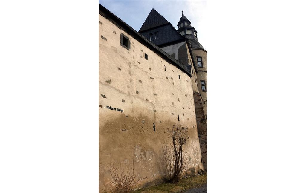 Schloss Bürresheim im Nettetal, Blick auf die "Trierer Burg" (2015).