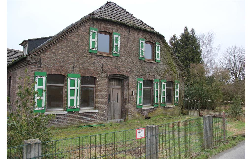 Leer stehendes Wohnhaus des Muyskenshofs in Uedem-Uedemerfeld (2013)