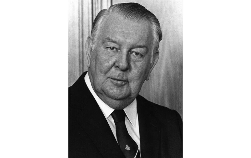 Undatiertes Porträtfoto des Landtagspräsidenten von Nordrhein-Westfalen und Oberbürgermeisters von Köln John van Nes Ziegler (1921-2006).
