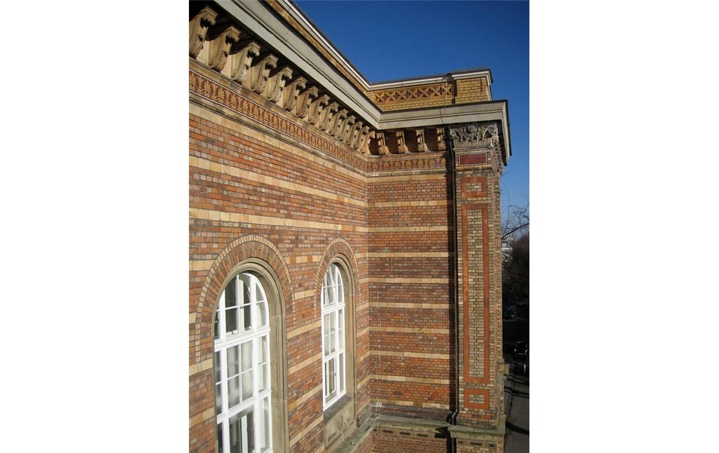 Fassade des Anatomischen Instituts, Nussallee 10 (2012)
