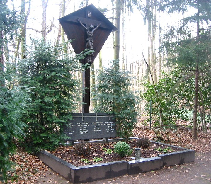 Waldfriedhof der Cellitinnen (Heisterbach), Grabstelle der Generaloberinnen