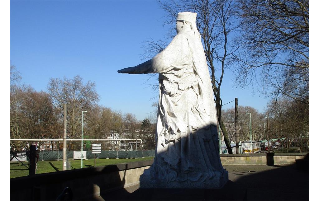 Das Denkmal des heiligen Severin in der Spielmannsgasse in Köln-Altstadt-Süd (2019).