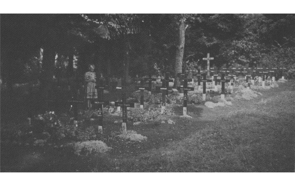 Ehrenfriedhof auf dem Schwarzenberg bei Kelberg in den 1950er Jahren