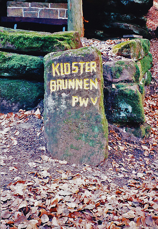Ritterstein Nr. 36 "Klosterbrunnen" bei Lemberg (1998)