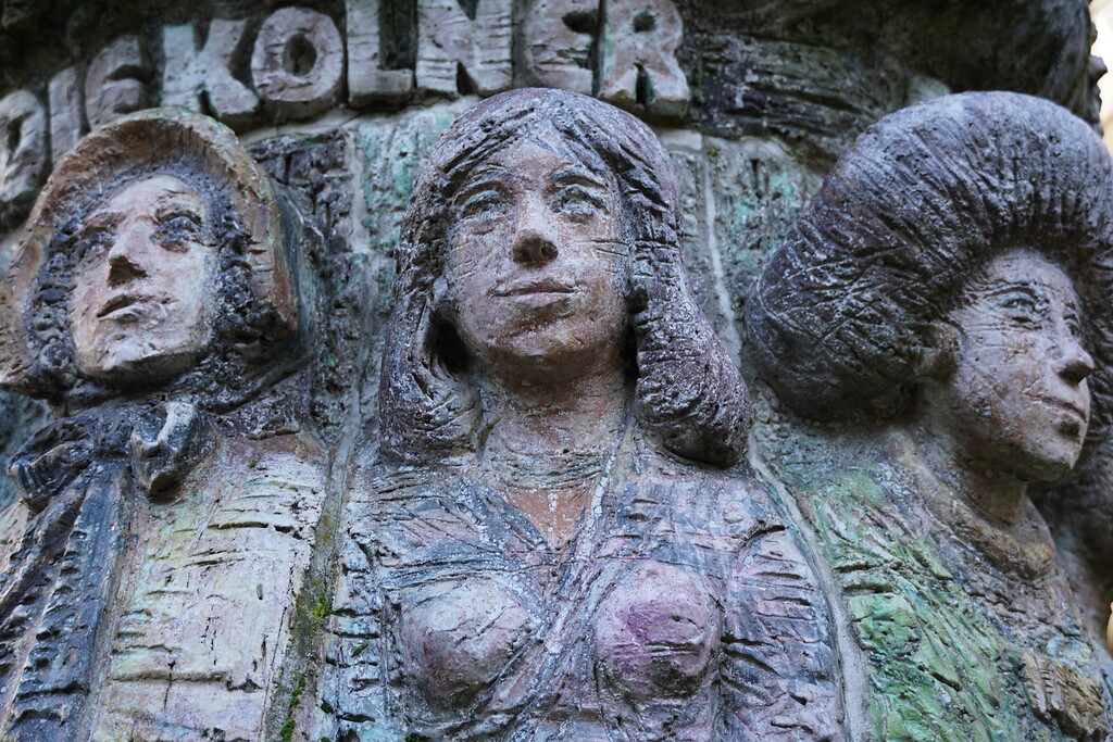 Detail der Figur "Kölnerin 1987" des Kölner Frauenbrunnens (2023).