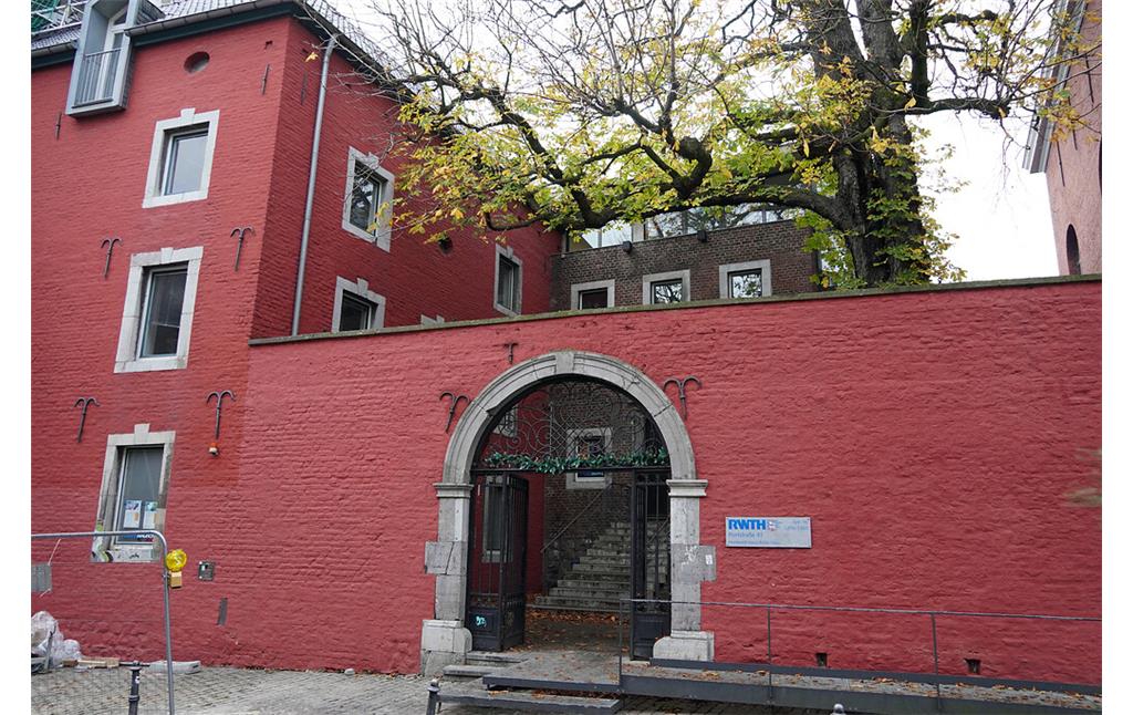 Das sogenannte "Rote Haus" bzw. "Alexander von Humboldt Haus" im Stadtbezirk Aachen-Mitte, Klubhaus für internationale Studierende (2021).