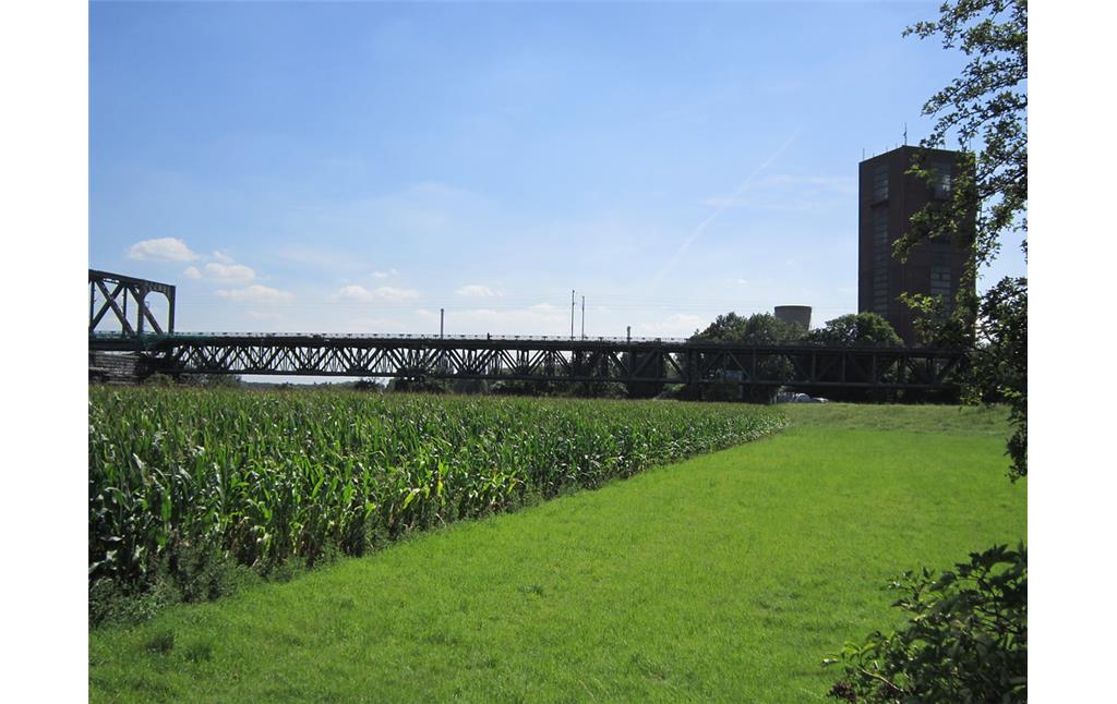 Haus-Knipp-Brücke bei Baerl, westliche Vorlandbrücke (2012)