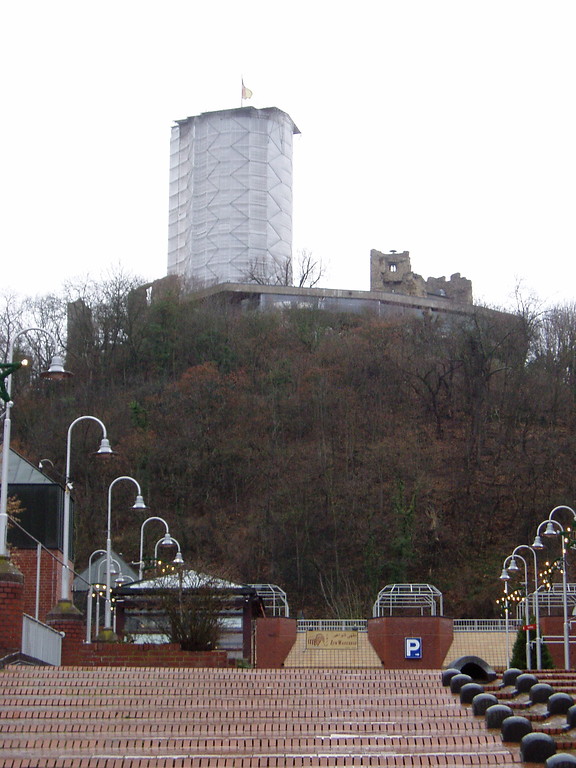 Sicht vom Bad Godesberger Zentrum auf die Burgruine der Godesburg