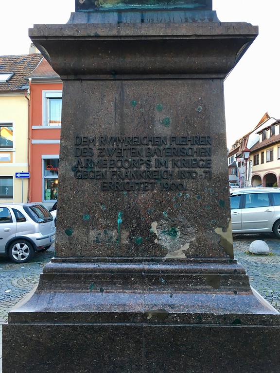 General-Hartmann-Denkmal auf dem Marktplatz in Maikammer (2017)