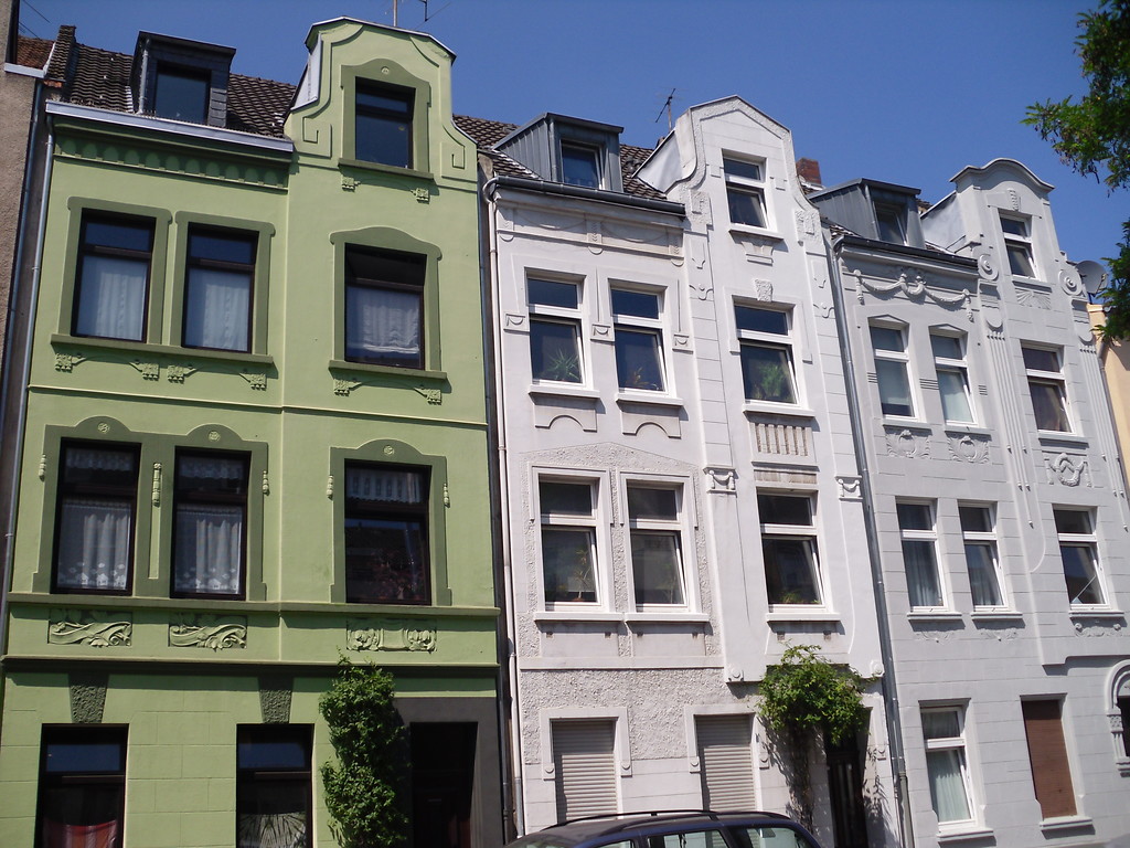 Wohnhäuser  in der Burgstraße in Köln-Vingst (2013)