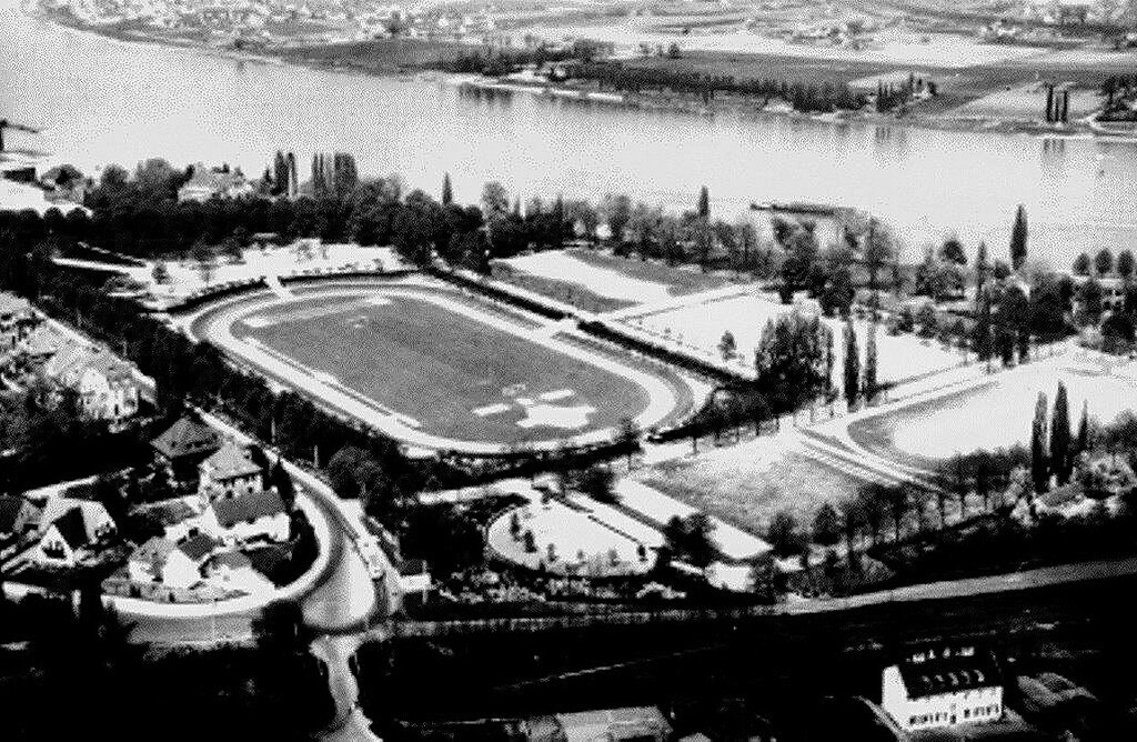 Luftaufnahme des Sportparks Gronau in Bonn (1955).