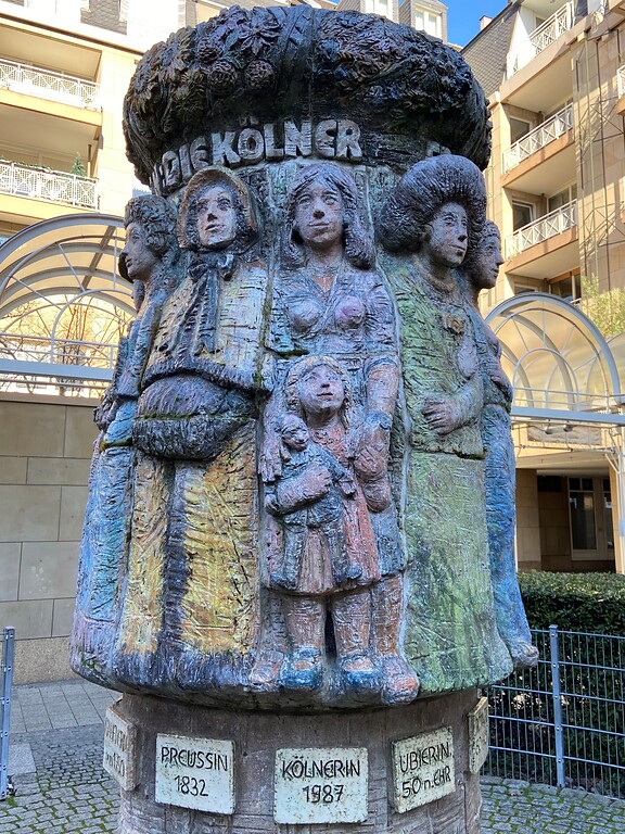 Figur "Kölnerin 1987" des Kölner Frauenbrunnens (2023).