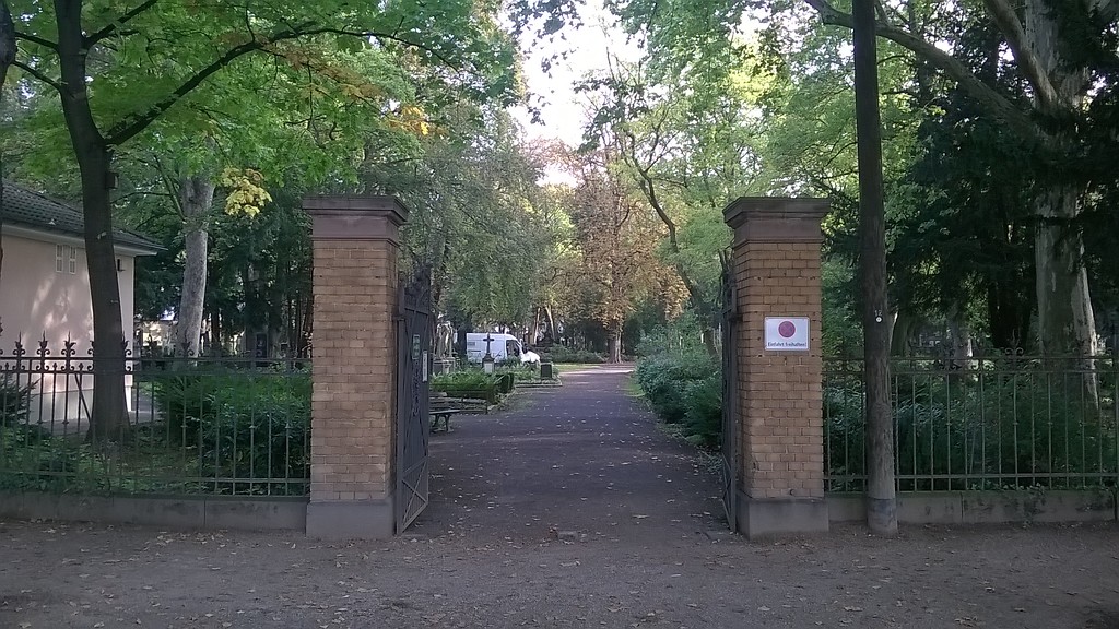 Das westliche Eingangstor zum Alten Friedhof in Bonn-Nordstadt (2014).