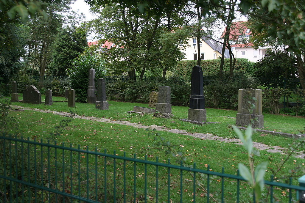 Gräberfeld des jüdischen Friedhofs in Richrath (2014).