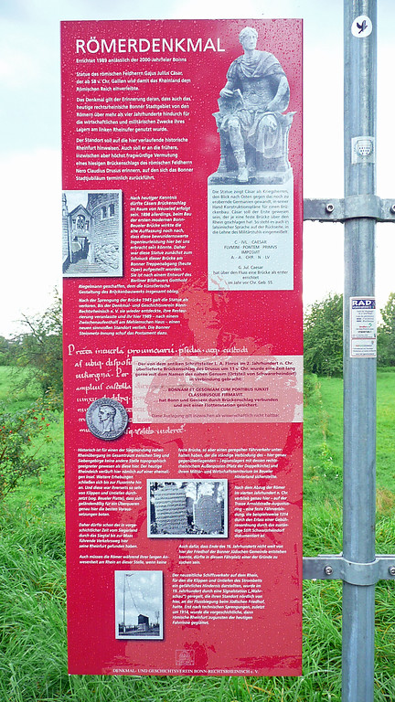 Informationstafel zum Römerdenkmal auf dem Rheindamm bei Schwarzrheindorf (2014).