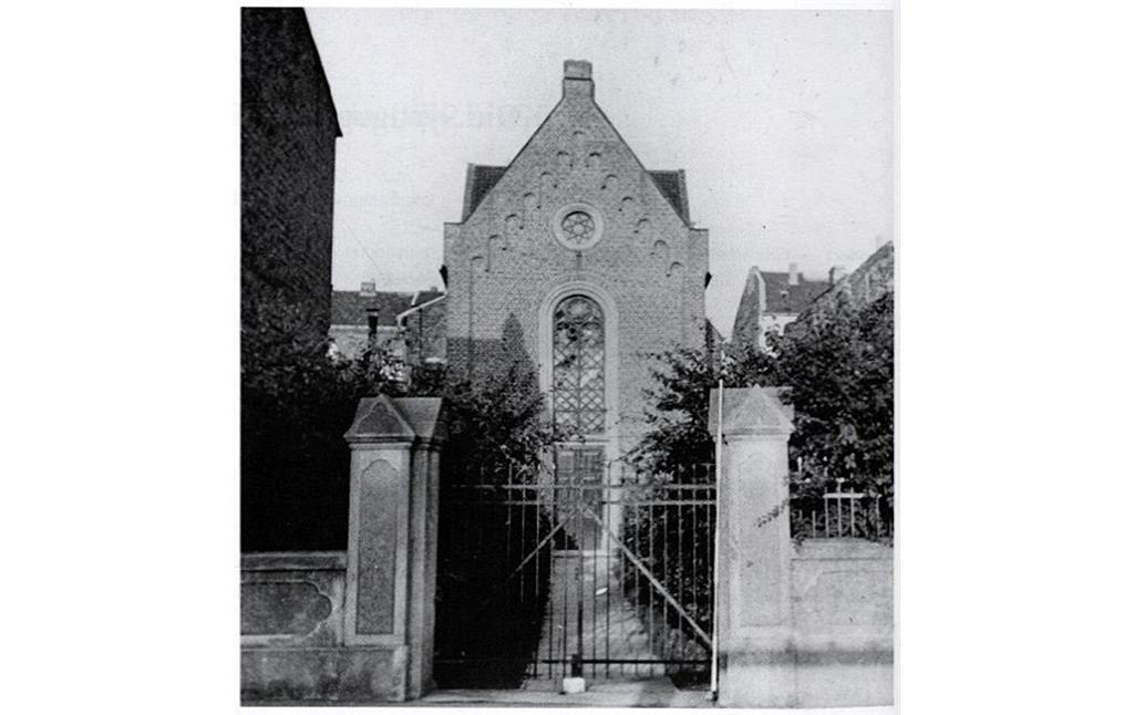 Historische Aufnahme der 1862 eingeweihten Synagoge in Jülich aus dem Jahr ihrer Zerstörung 1938.