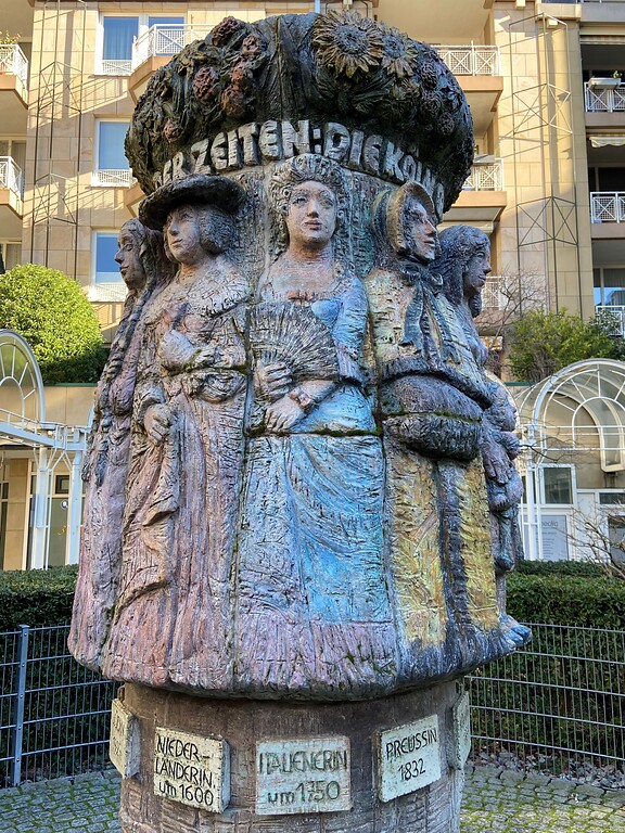 Figur "Italienerin" des Kölner Frauenbrunnens (2023).