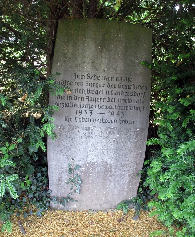 Gedenkstein auf dem jüdischen Friedhof Trierbachweg in Gürzenich (2017)