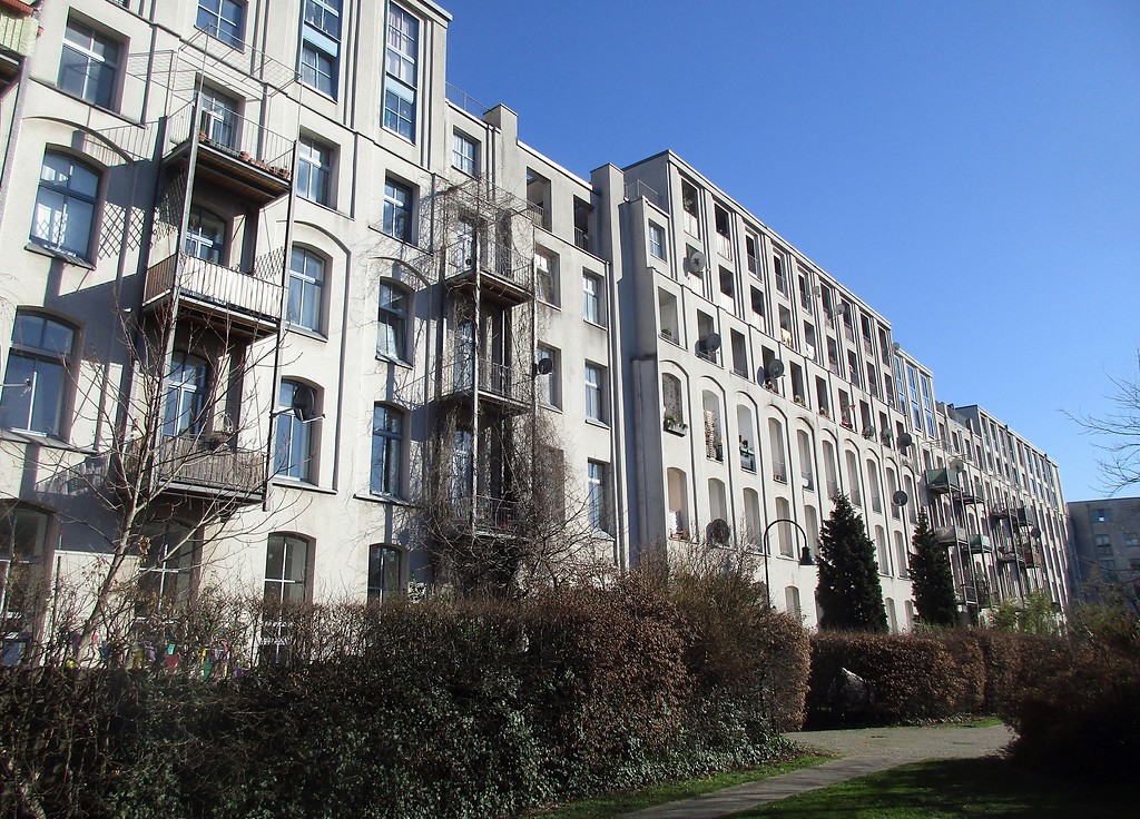 Auf dem früheren Gelände der Stollwerck-Fabrikanlagen zwischen 1987 und 1991 entstandene Wohnbebauung an der Karl-Korn-Straße in Altstadt-Süd (2019).