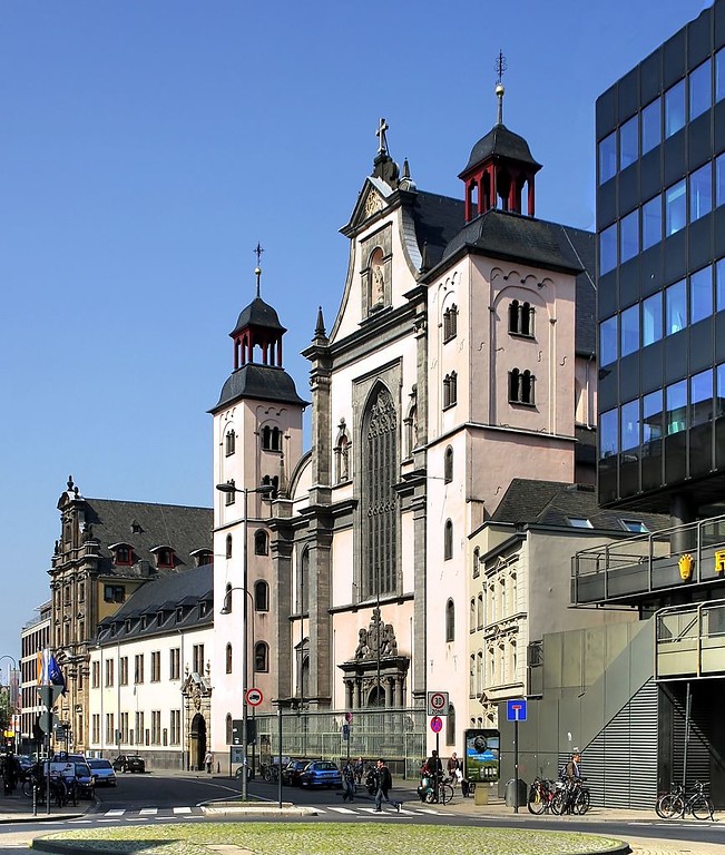 St. Mariä Himmelfahrt in Köln in einer Ansicht von Südwesten (2010)