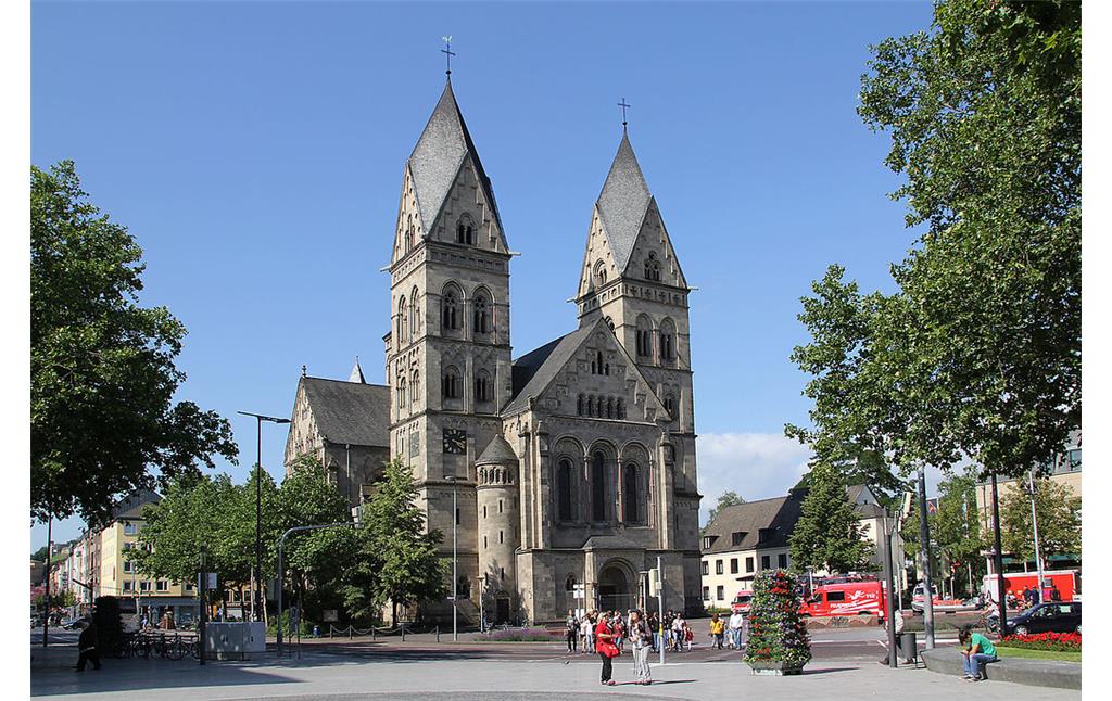 Herz-Jesu-Kirche in Koblenz, Ansicht von Nordosten (2011)