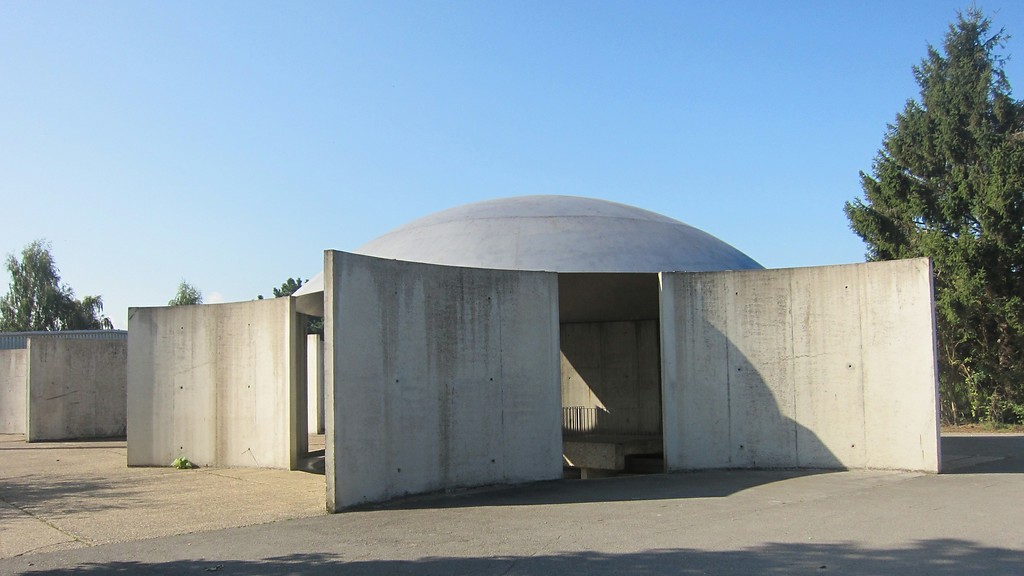 Die "Tilapia" auf dem Gelände der Langen Foundation (2014)