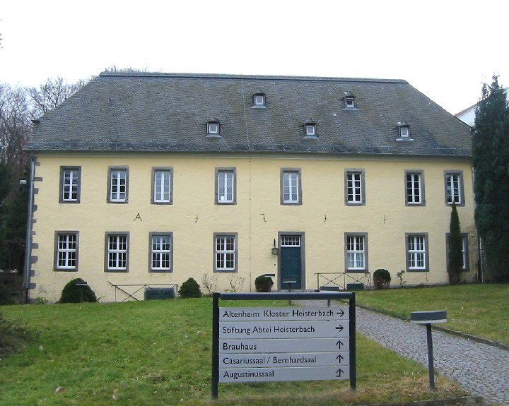 Ehemaliges Wirtschaftsgebäude der Abtei Heisterbach (2009).