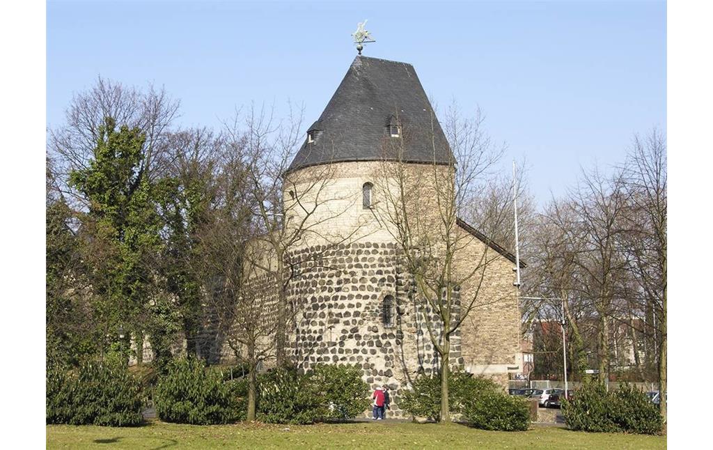 Der Wehrturm "Sachsenturm" der Kölner Stadtmauer am Sachsenring (2005).