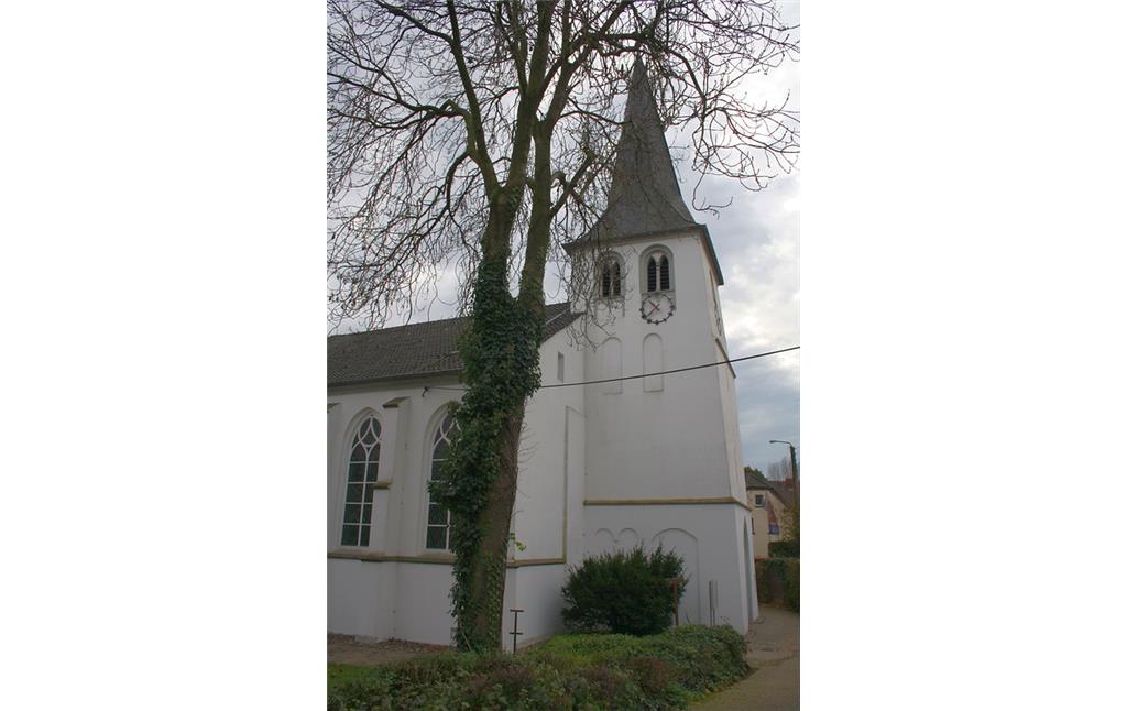 Kirchenturm der Evangelischen Kirche an der Dammstraße in Götterswickerhamm (2014).