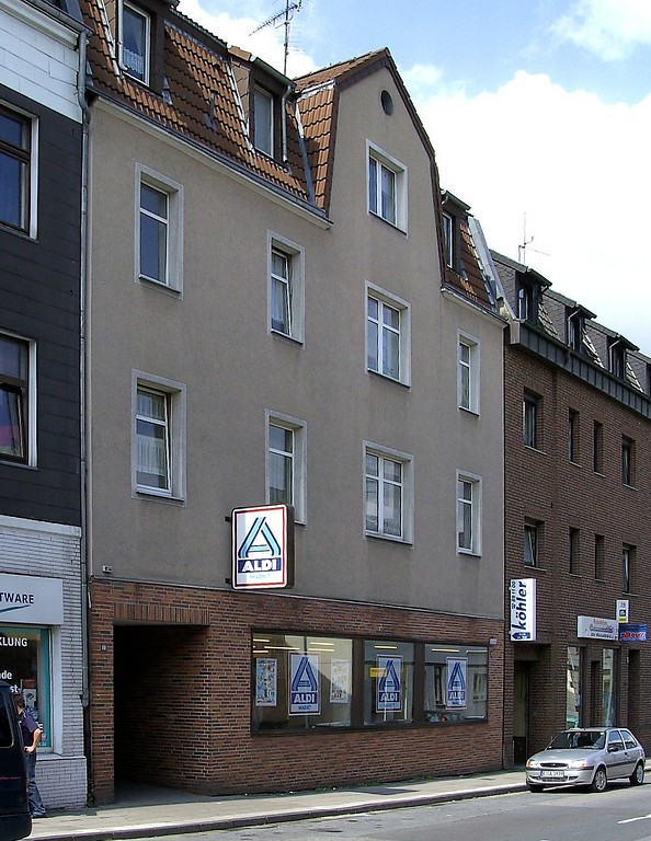 Die erste Filiale des Discounters ALDI in Essen-Schonnebeck, Huestraße 89 (2006)